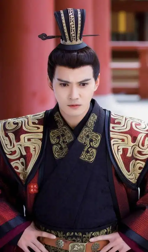 徐正溪和唐艺昕的电视剧(徐正溪与邱泽,唐嫣主演的《夏家三千金》点击