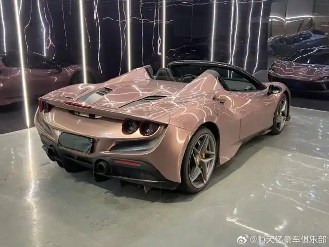 老板大气霸气一下子就把租金款全打过来了  #超跑##豪车超跑##租车找