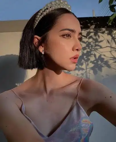 泰国当红男星的"梦中情人",竟然是年近40的阿姨?_sara