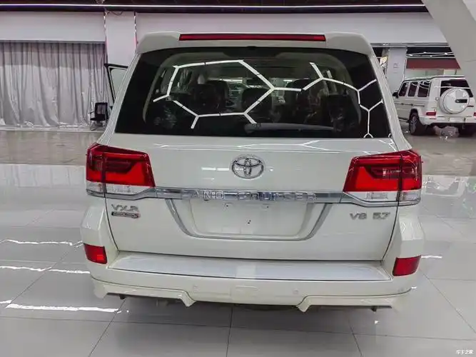 丰田酷路泽5700全系报价及参数配置港口价格129万起步