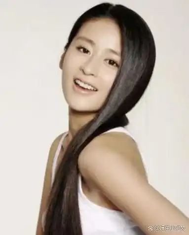 李晨的历任们李小璐凭借清纯的外貌在出道初期就赢得了许多观众的喜爱