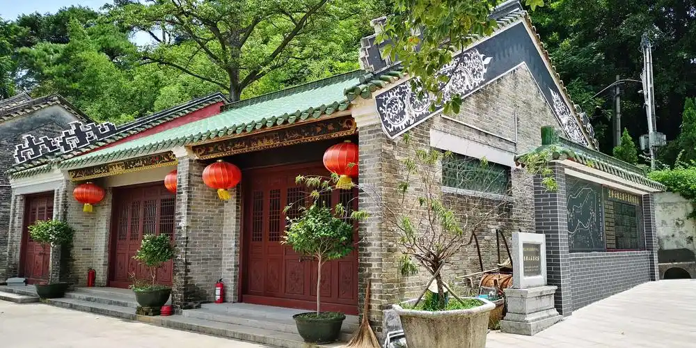 昆都山下的五显庙