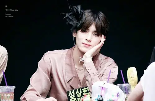 sf9柳太阳优雅高贵 cr.来源见水印