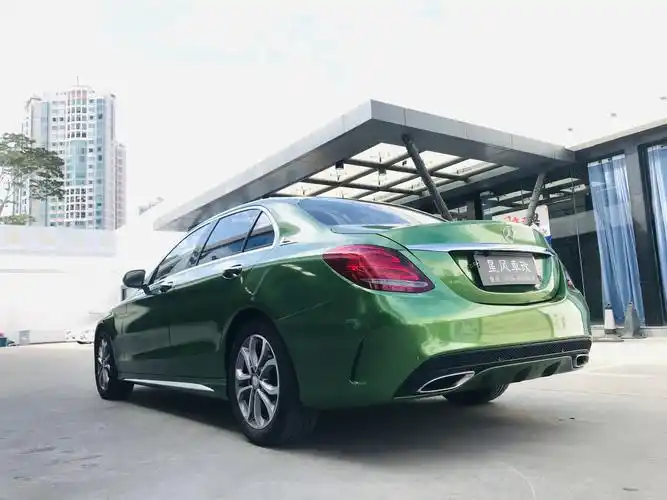 深圳宝石蓝奔驰c180车身改色超亮金属曼巴绿惊艳