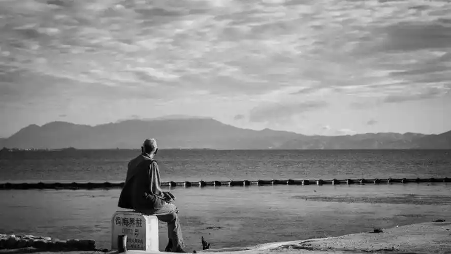 他们后来已经十分坦然与和善了,真正地与世无争.