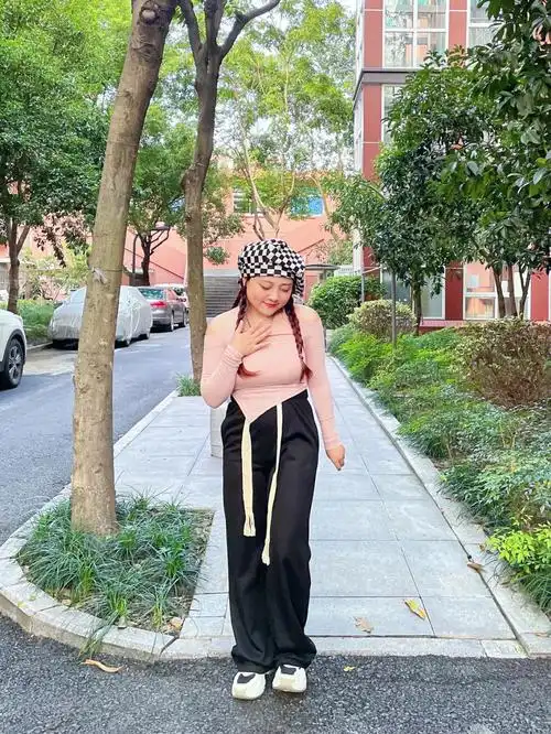 身高150体重110斤辣妹和大长腿05我都要