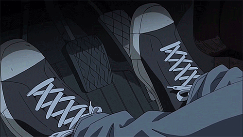 调蛋后,不动声色地进入驾驶座,在速度的迷狂中,用漂移对抗应试教育