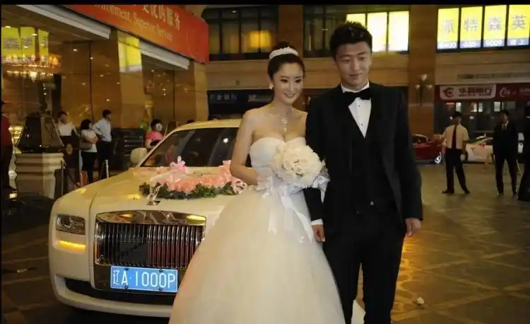 [n张流]杨旭大婚,白色劳斯莱斯霸气十足啊!
