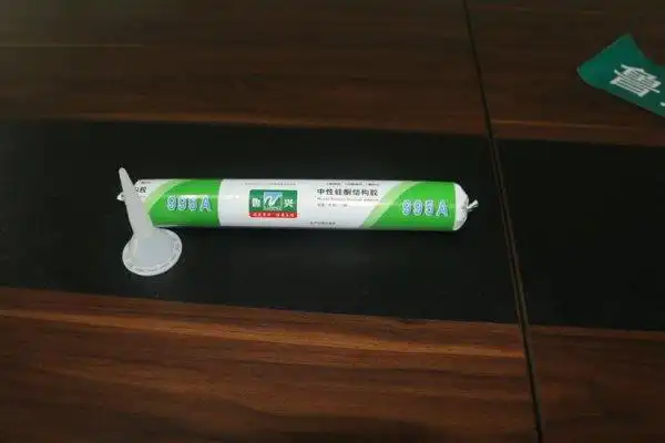 黑色玻璃胶在手上怎么去除手上的黑色玻璃胶如何去除