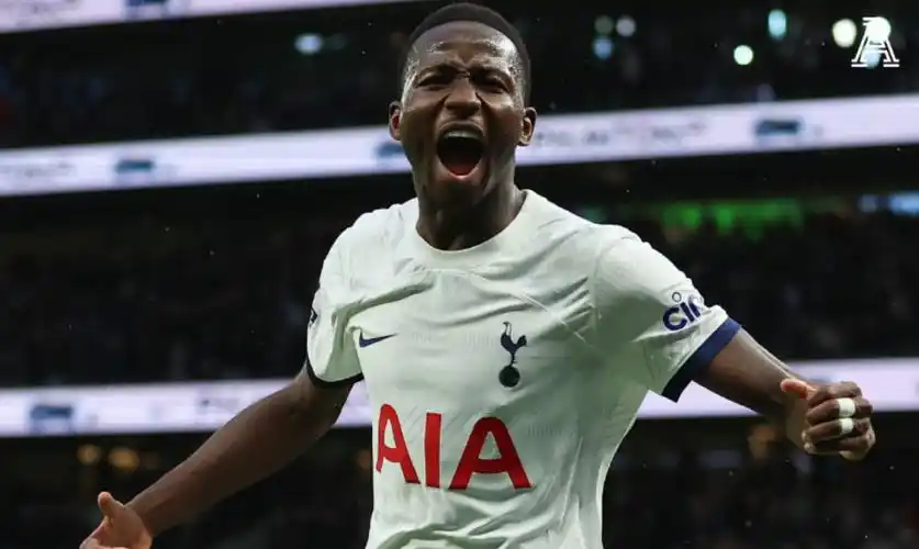 ta萨尔完全能拿下年度最佳年轻球员奖热刺这赛季多亏有他