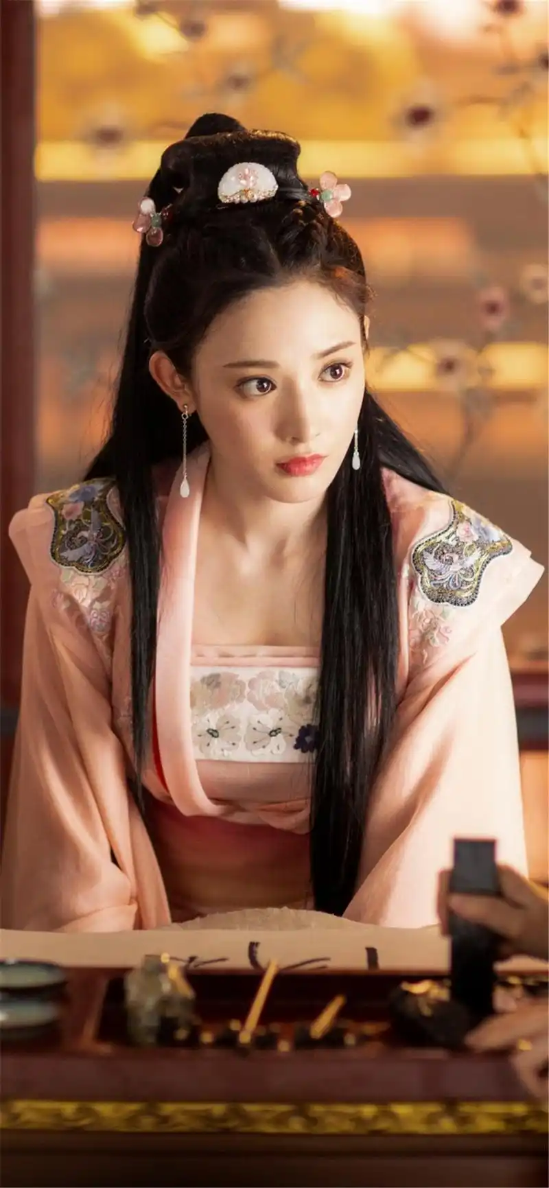 奶奶给的吊坠里有空间,那就回家弥补前世的缺憾,空间种田小说