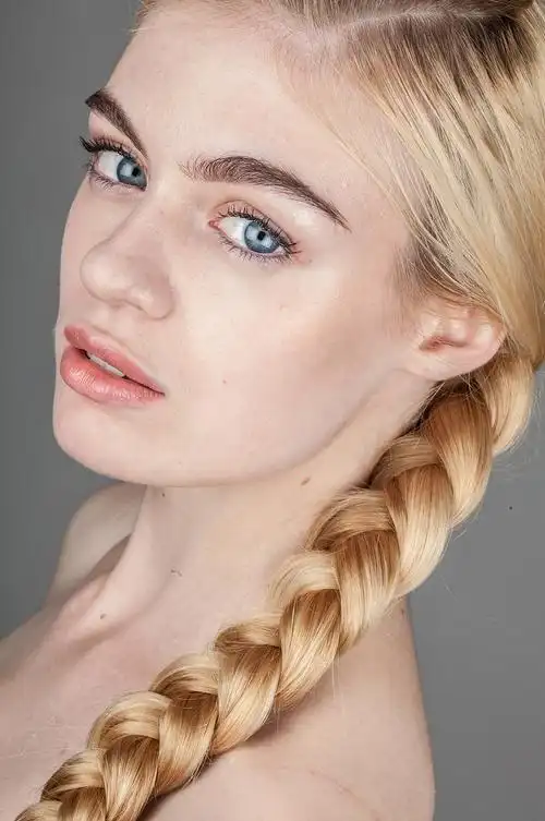 查看《人像后期》原图,原图尺寸:900x1356