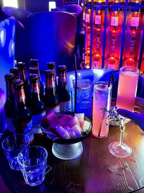 郑州首家雷鬼乐主题酒吧有空一起喝酒