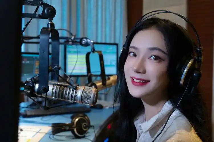 2020年11月21日——2022年7月29日96做了一年多的汽车节目主持人,一