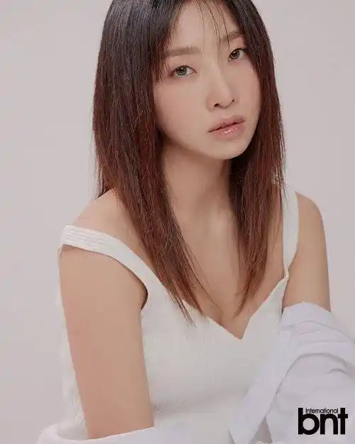 2ne1原成员孔敏智画报曝光解锁多种造型