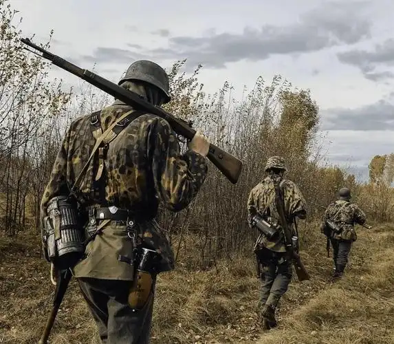 水壶还是罐头二战德军士兵到哪都背着的铁罐子到底装了什么