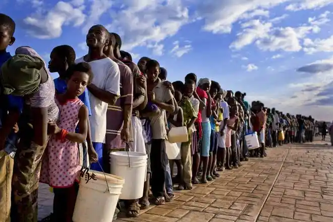 穷到吃土的国家全球第一个黑人主权国80人口极端贫困