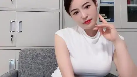 徐娘半老风韵犹存