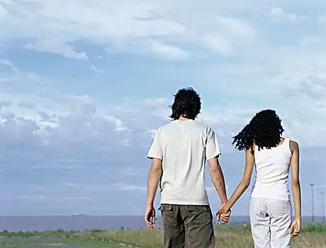 男青年,少妇,走,牵手