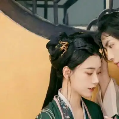 情侣古风真人头像『做一颗小星星,虽然渺小,也在努力发光』