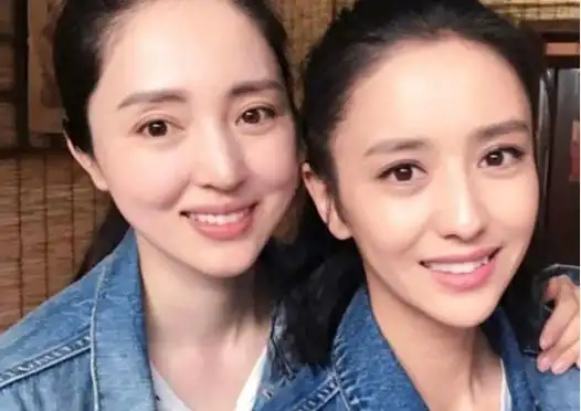 杨童舒与宋林静同台(娱乐圈美女"双胞胎"有多像)(8)