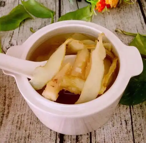 阴虚潮热口干:沙参玉竹瘦肉汤