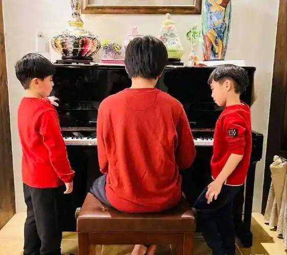 原创林志颖晒今昔对比照不老男神美丽得真好一点都不像有三个孩子