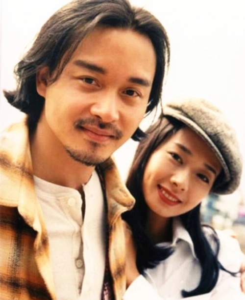 60岁毛舜筠罕晒母女合影19岁女儿气质好曾认张国荣当舅舅