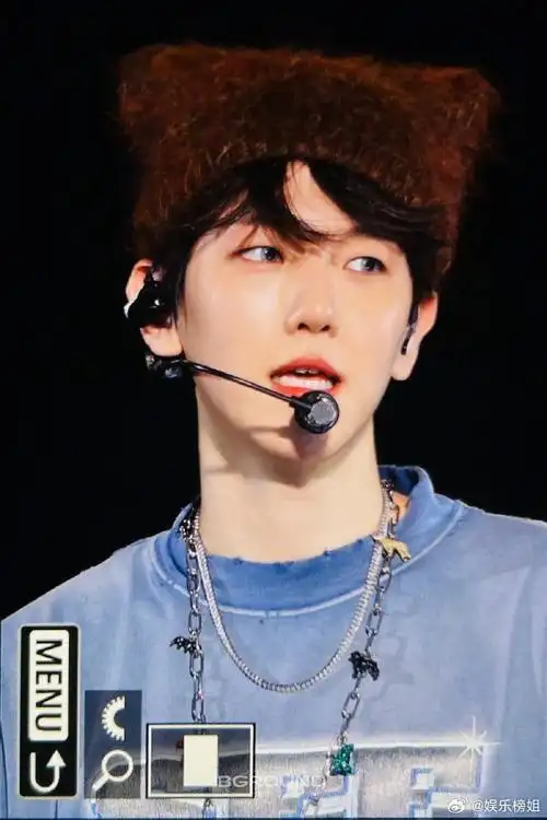 边伯贤眼下腮红#边伯贤眼下腮红谁看了不得夸一句可爱呀,怎么越吃越