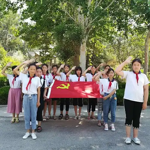 滨河学区牛楼,石庄小学党支部带领学生开展"迎七一 我和党旗合影"活动