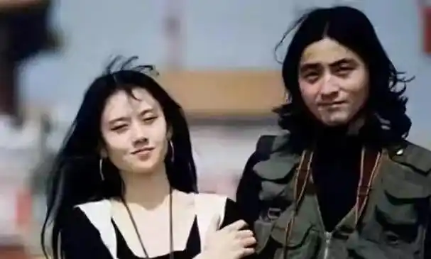 2002年,杨丽萍和百亿富商刘淳晴结婚七年,一直没要孩子.