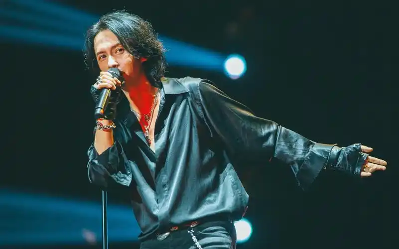 【一个人】2021 10.2成都仙人掌黑豹乐队张淇_哔哩哔哩_bilibili