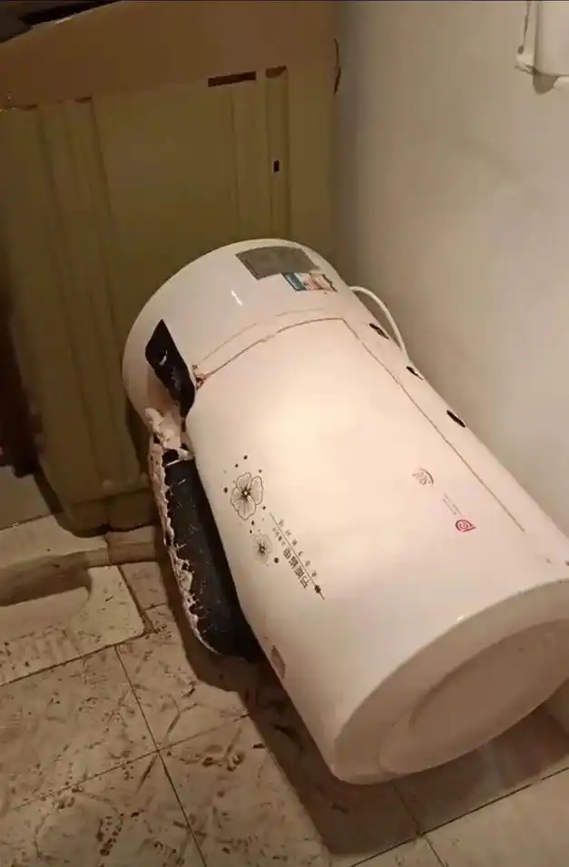 贵阳一水电工网购"超低价"热水器,"嘭"一声炸了!