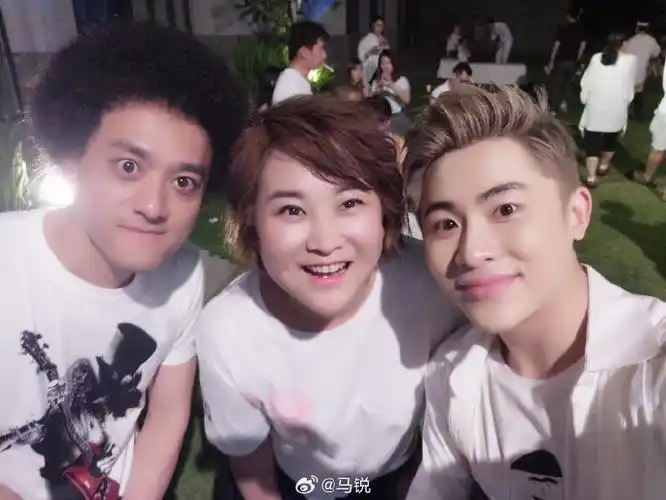 贾玲高马尾帅上了另一个level