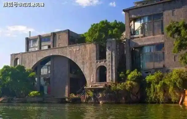 原创杨丽萍的月亮宫被查封里面不忍直视网友直呼早就该封了