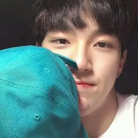 陌陌帅哥头像真人版,更是成为了吸引用户关注的一大亮点