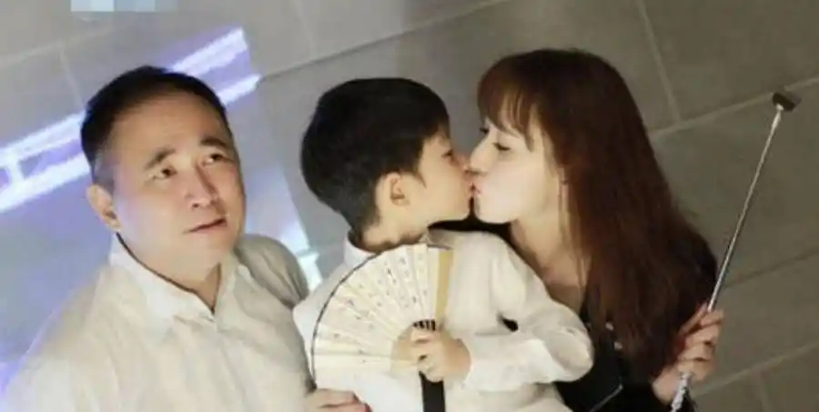 胡静_明星_因为