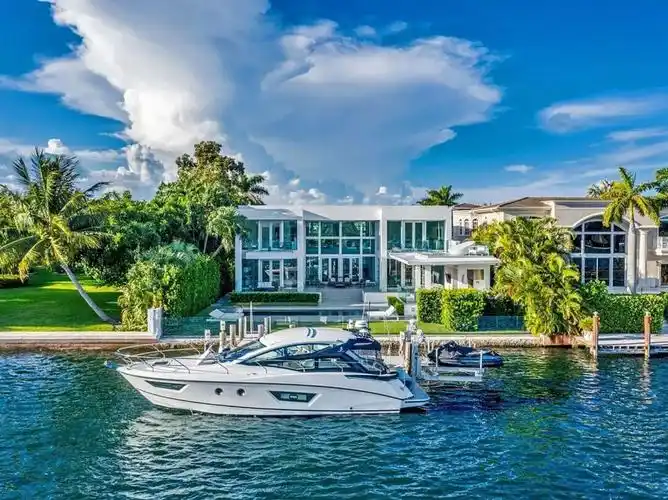 迈阿密￥12亿现代轻奢海景别墅现代简约