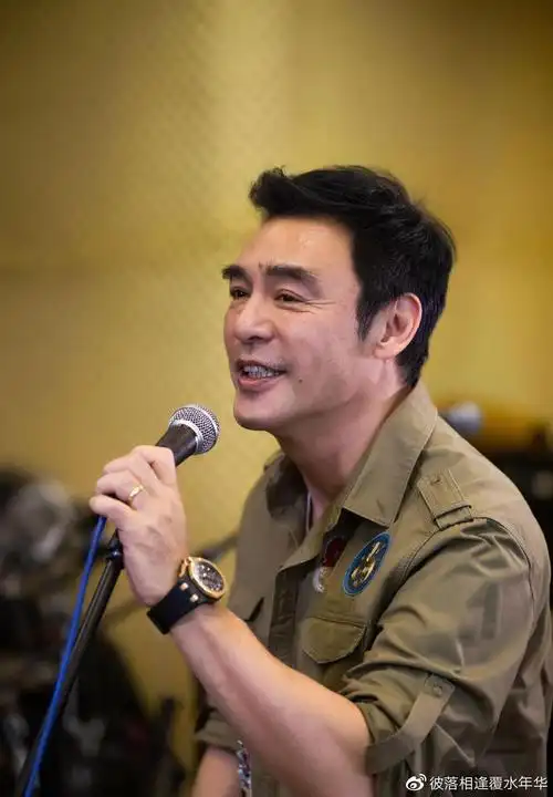 钟镇涛拒绝复婚58岁再做父亲是四个儿女的幸福爸爸