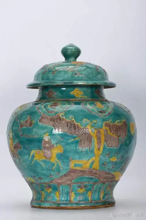 作品,集彩釉,雕塑和绘画艺术于一身,展现了中国古代瓷器制作的精湛