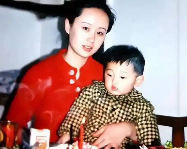 景甜和姐姐遇渣男,张继科与姐姐居然是同一天生日,意外牵出姐姐_父母