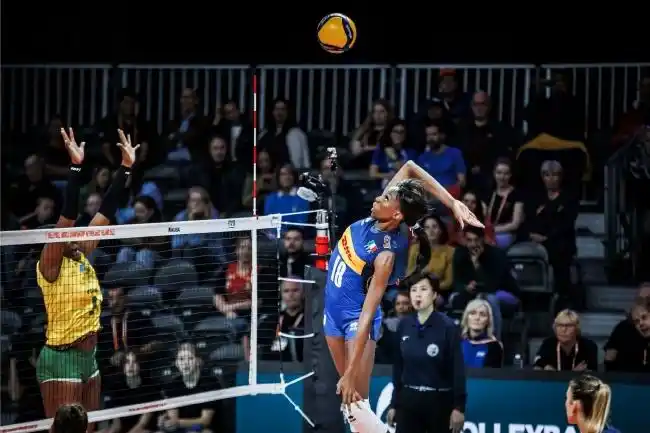 意大利女排接应埃格努扣球