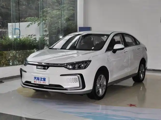 车型在售车型售全国北京eu5阎村镇二合庄村南200米4s店-北京北汽永超4