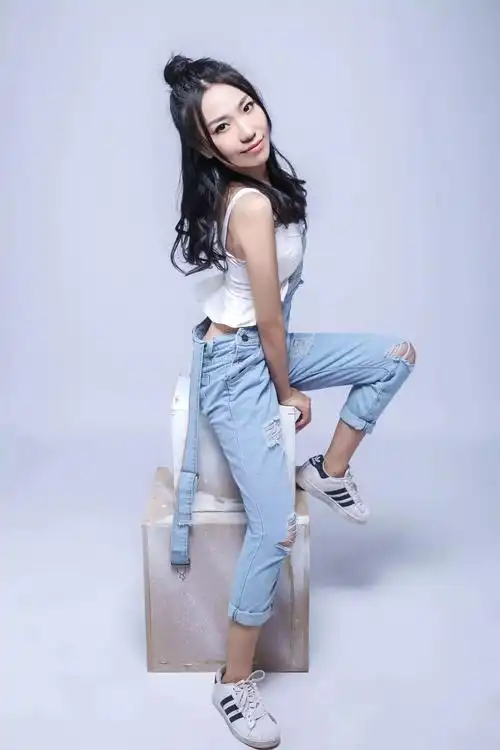 【美女秀场】杨杨 31岁 狮子座 董事长