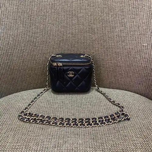 chanel 香奈儿mini盒子包化妆包黑金小方盒 30开 98新 尺寸:10*9