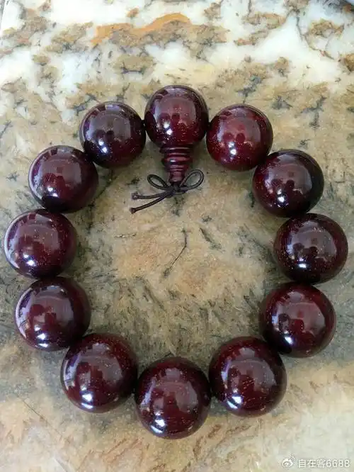 一篇文章带你认识小叶紫檀手串