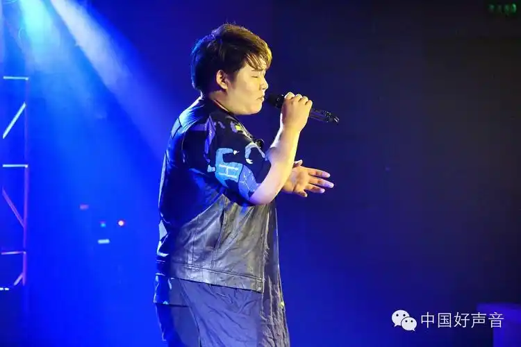 《love is over》一开场,熟悉的音乐再次响起,同学们的记忆又被带回到