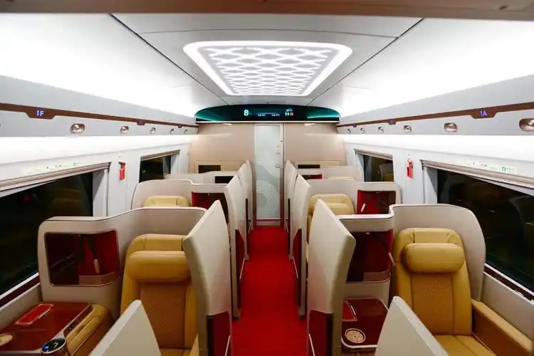 复兴号亚运智能动车组在长春下线 - 中国日报网