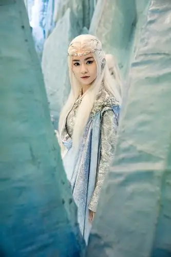 李晟幻城剧照曝光化身冰族王妃华丽上线