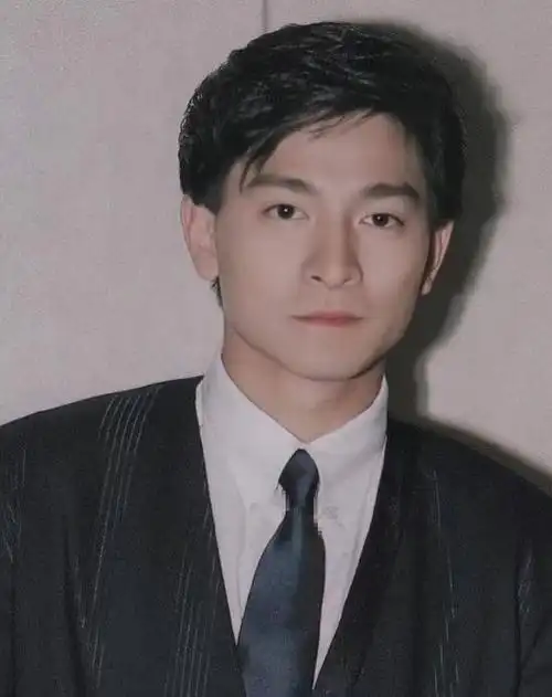 刘德华唯一承认的前女友与华仔分手后曝出私密事37年还没放下